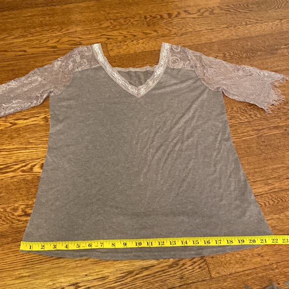 NWOT MD Tan Oversized See Through Lace Short Sleeve V Neck Shirt - Picture 9 of 10